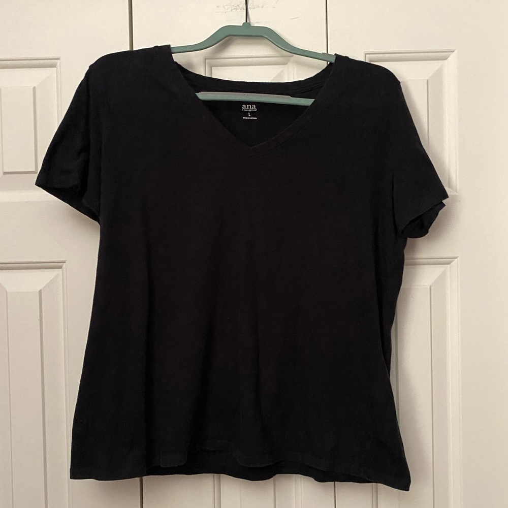 Size Large a.n.a. Black V-Neck Short-Sleeve T-Shirt